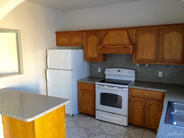 Building Photo - 2715 Charleston Ln