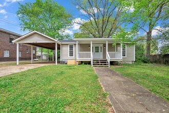 Building Photo - 3027 Cora Ave