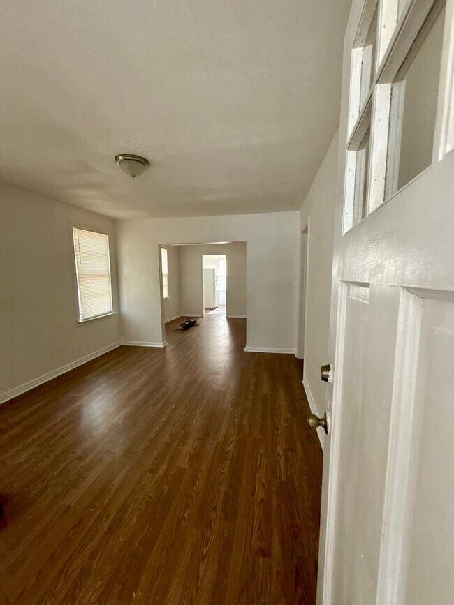 Foto del edificio - Large Single Family House for Rent.