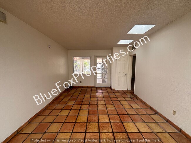 Foto del edificio - 5958 Sun County Blvd
