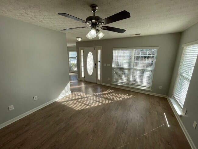 Foto del edificio - 5524 Somer Mill Rd