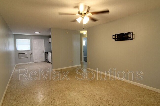 Foto del edificio - 1836 Pineapple Ave