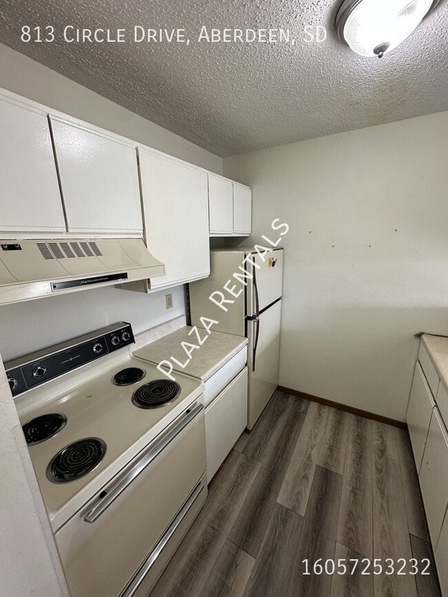 Building Photo - 307 11th Ave NW