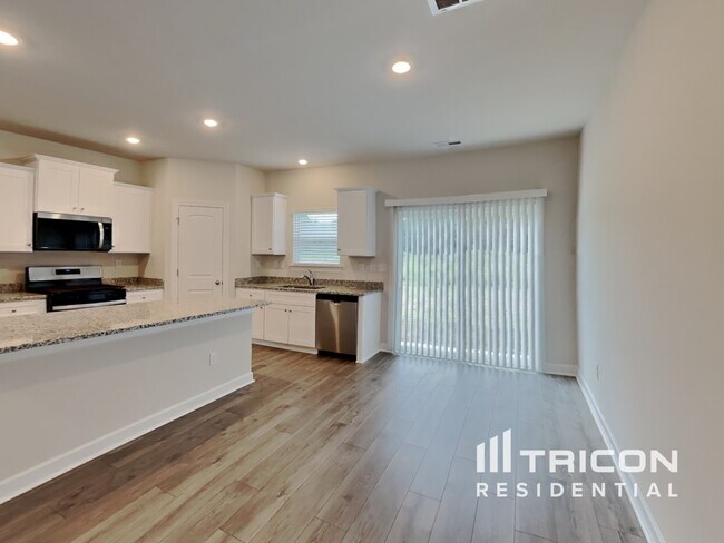 Building Photo - 3423 Quintana Dr