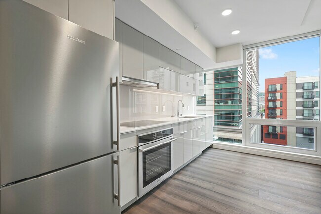 Foto del edificio - 450 South Main St