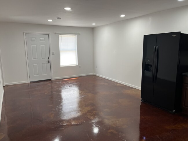 Building Photo - 410 Brelands Overlook Dr