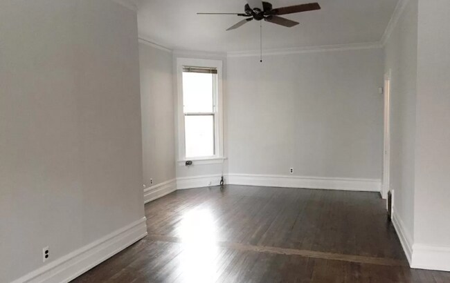 Foto del edificio - 2049 W Bradley Pl