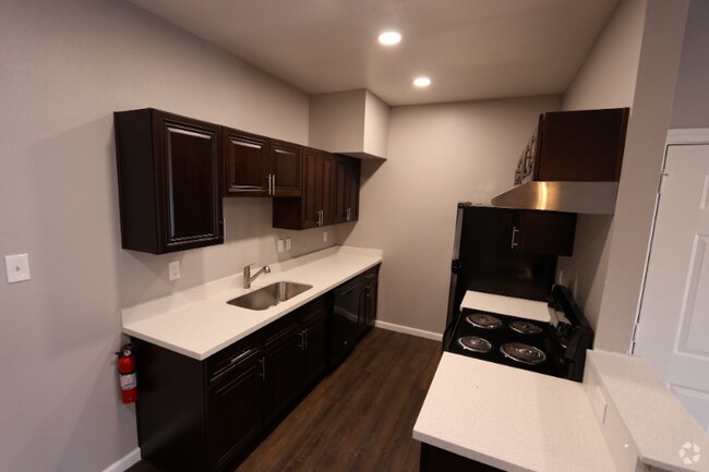 Building Photo - 8800 Westplace Dr
