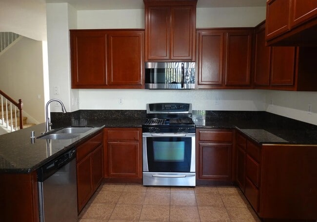 Building Photo - 671 Wapello Cir