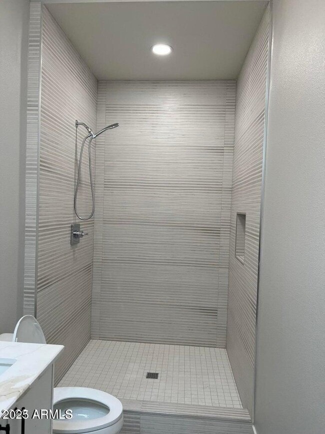 Building Photo - 7440 E Cave Creek Rd