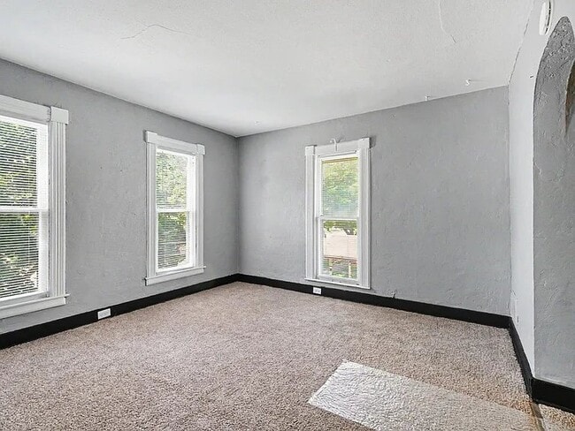 Building Photo - 710 Wheaton Ave