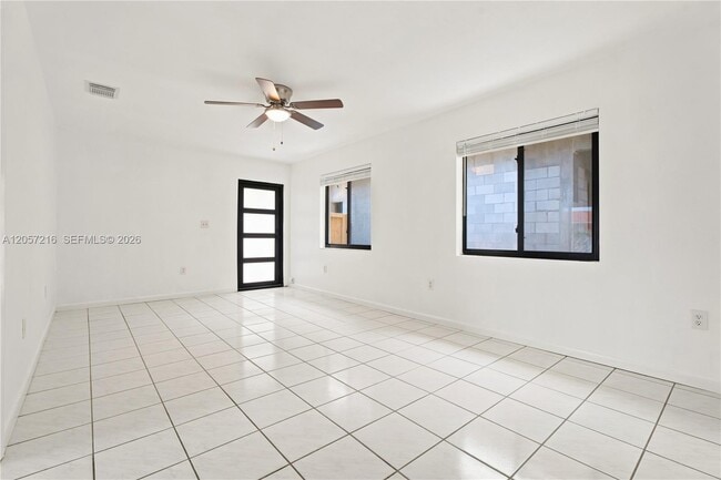 Building Photo - 3461 SW 24th St
