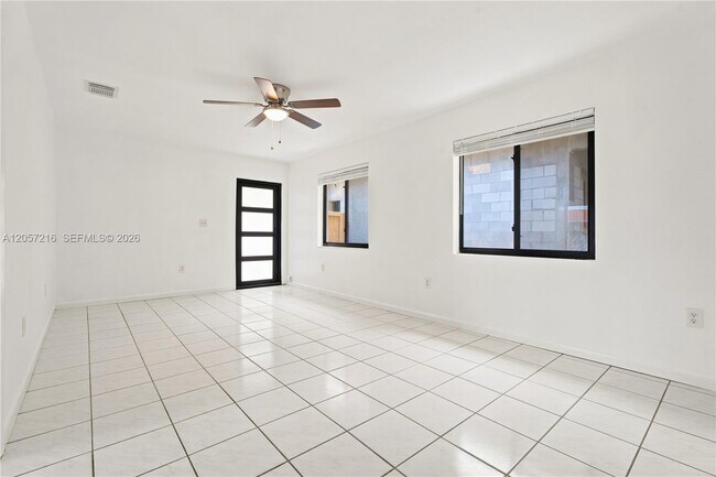 Building Photo - 3463 SW 24th St