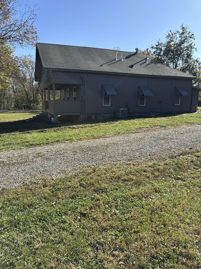 Foto del edificio - 836 E 10th St