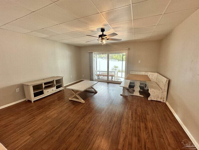 Foto del edificio - 201 Pensacola Beach Rd