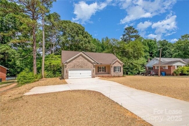 Building Photo - 324 N Milford Dr