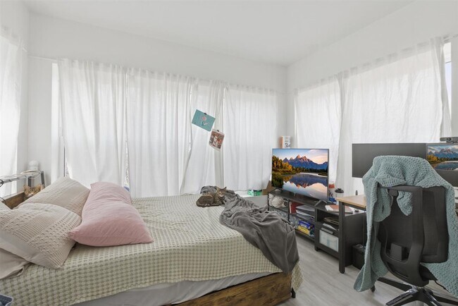 Foto del edificio - 4939 N St Louis Ave