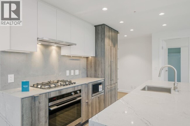 Building Photo - 505 Nelson St