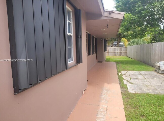 Foto del edificio - 401 SW 4th Terrace