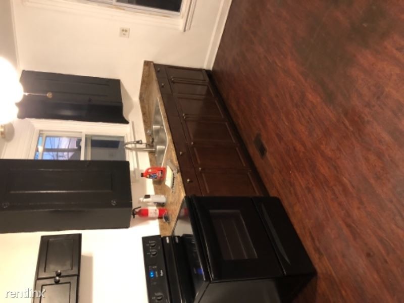 Foto principal - 156 S 2nd St
