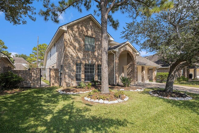 Building Photo - 3603 Beacon Hill Dr