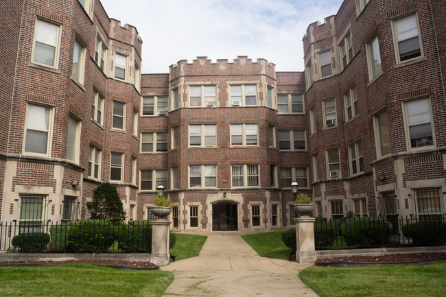 Exterior - New Venture Realty South Shore Apartments