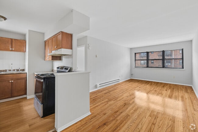 1BR, 1BA - 531SF - Kitchen/Living Room - Dover Hills Apartments