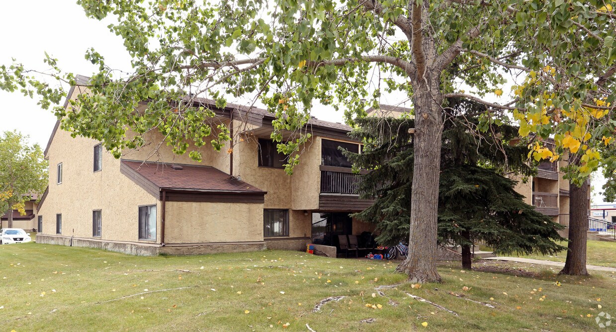 Photo du bâtiment - Greenview Apartments