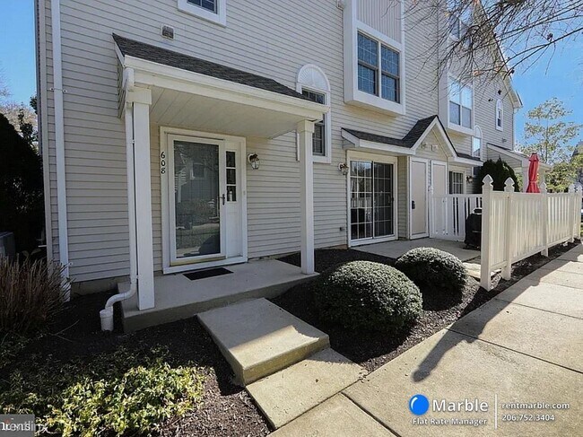 Building Photo - 3 br, 2.5 bath Condo - 608 Oswego Ct