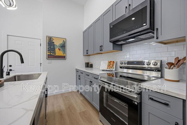 Building Photo - 2730 23rd St