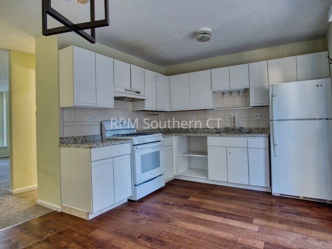 Foto del edificio - 1014 Campbell Ave