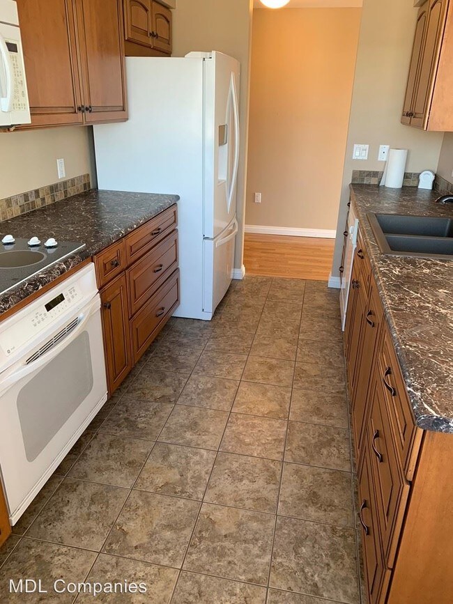 Foto del edificio - 2 br, 2 bath Apartment - 233 Jennison Place