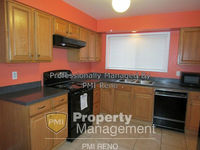 Building Photo - 484 Smithridge Park