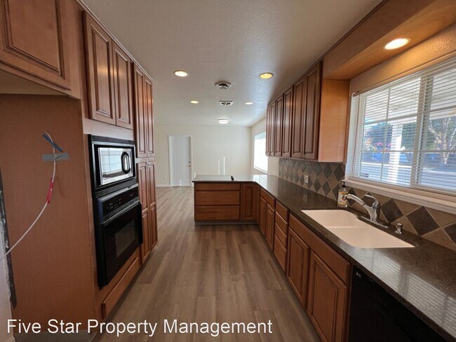 Building Photo - 3 br, 2 bath House - 1513 Mount Vernon Dr.