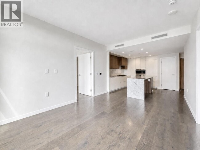 Building Photo - 7418 Paulson St