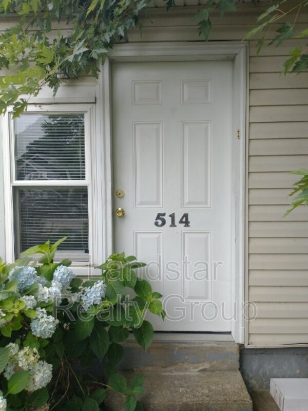 Building Photo - 514 Lilly Ave