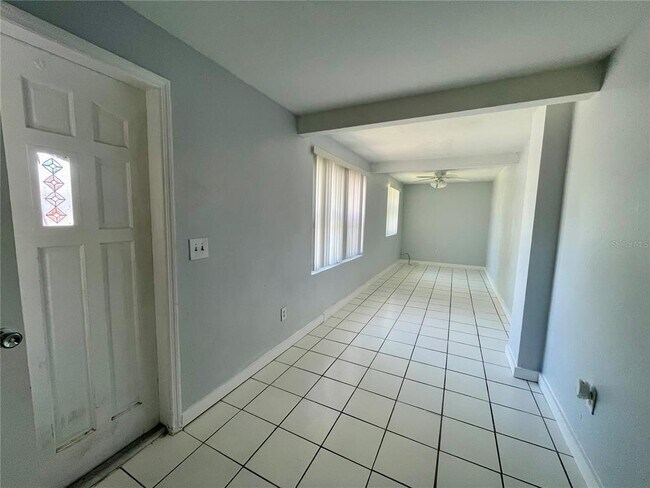 Foto del edificio - 409 1st Ave NE