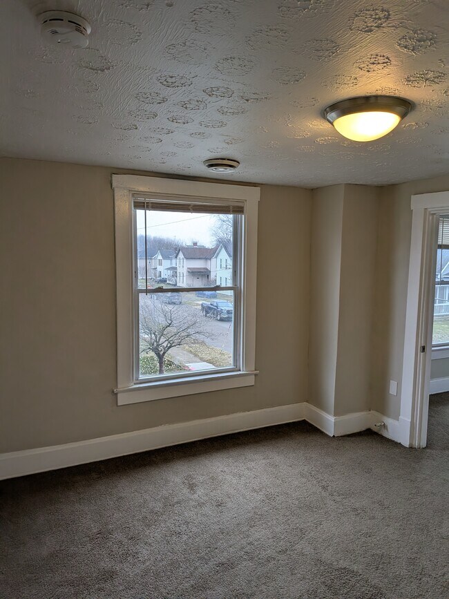 Foto del edificio - 403 Maple Ave