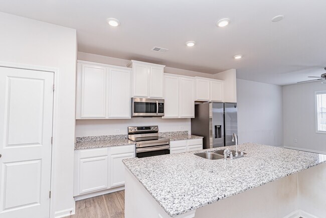 Building Photo - 302 Laurel Park Dr