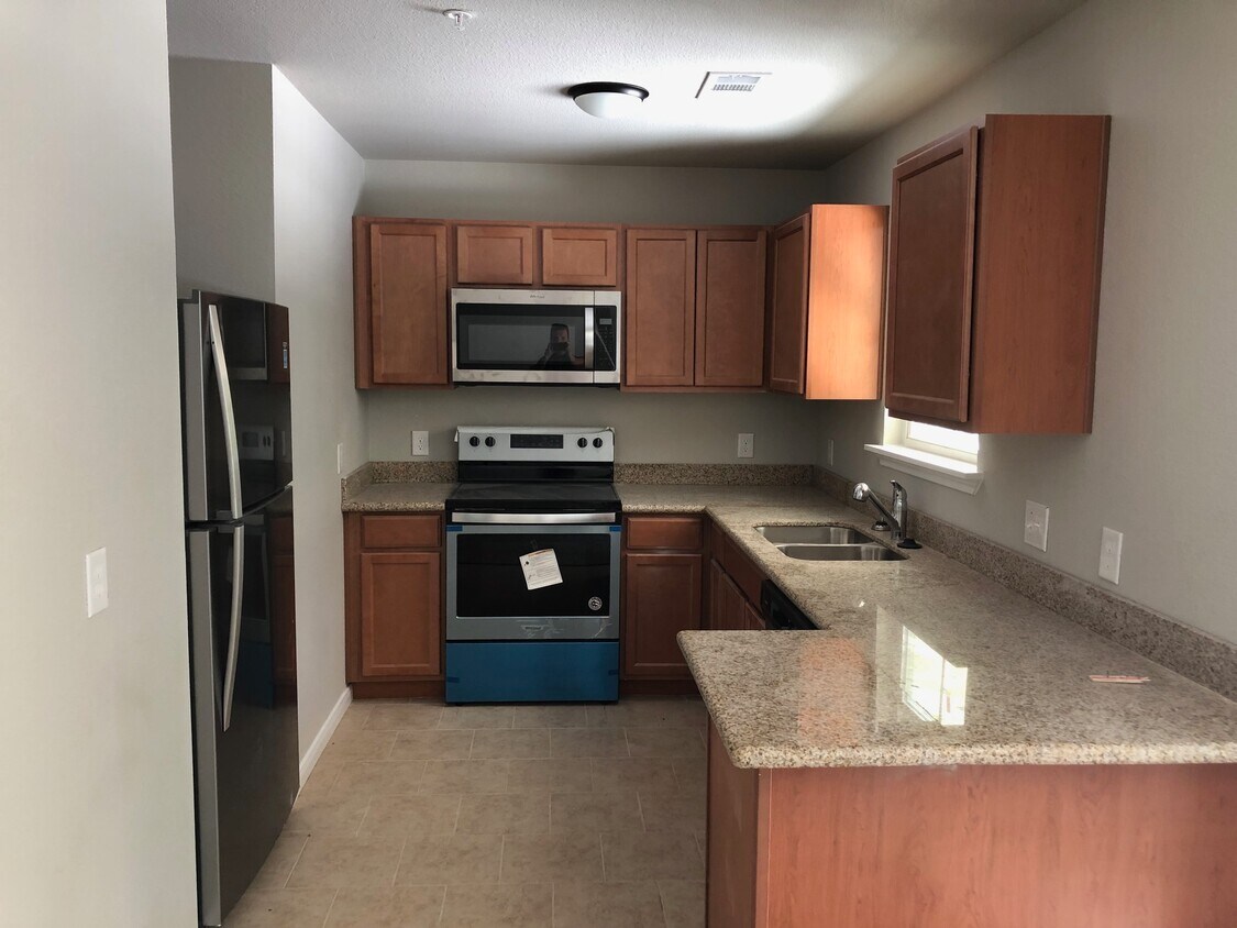 Primary Photo - 1000 Foster Dr