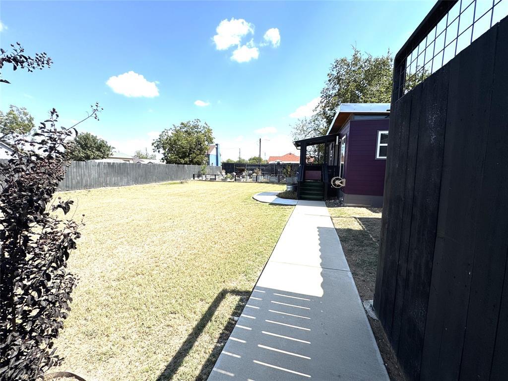 Foto principal - 916 S Main St