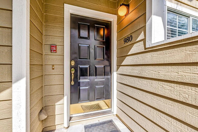 Foto del edificio - charming 1-bedroom, 1-bathroom home located on the ground level overlooking the green belt in Par...