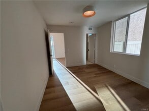 Building Photo - 33 Grassy Knoll Ln