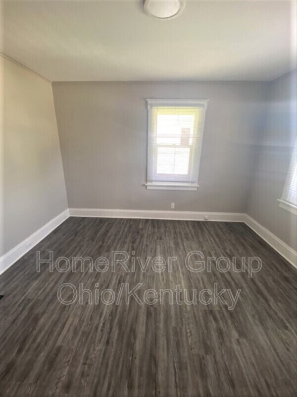 Foto del edificio - 1823 Sundale Ave
