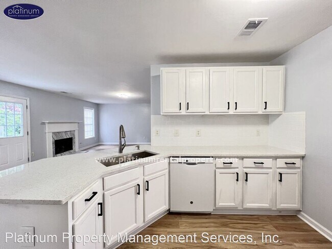 Foto del edificio - 4 br, 2.5 bath House - 1060 Grace Dr