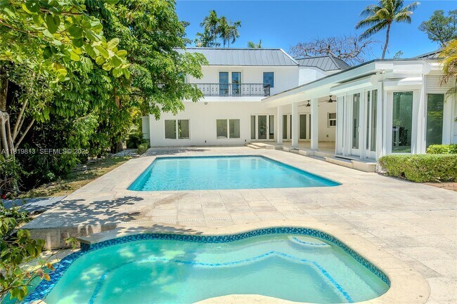 Foto del edificio - 6540 SW 135th Terrace