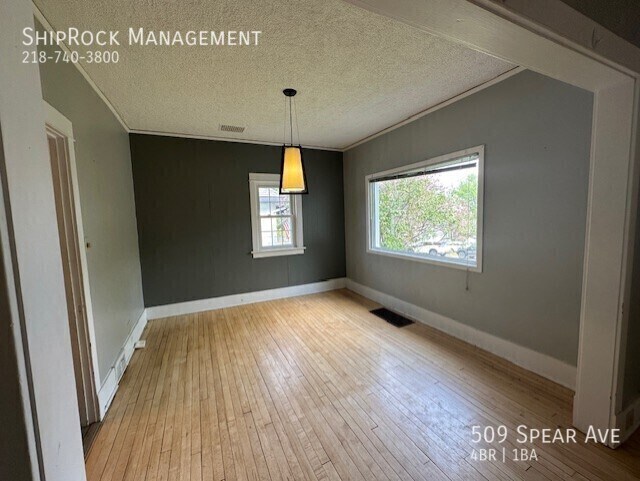 Building Photo - 509 Spear Ave