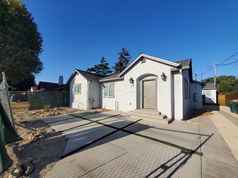 Primary Photo - 138 N Mildred Ave