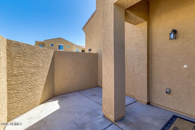 Foto del edificio - 1367 S Country Club Dr