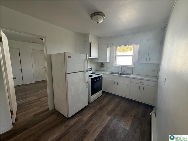 Foto del edificio - 3426 N Front St